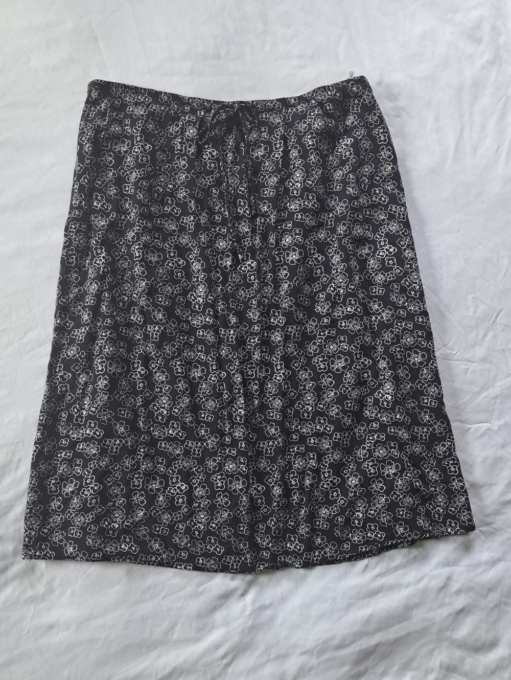 Vintage Studios 1980/90s Black White And Purple Ditsy Floral Midi Skirt Size L